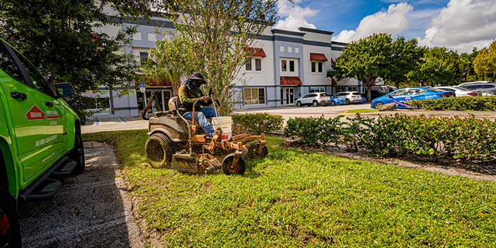 Landscaping Contractor in Boca Raton FL